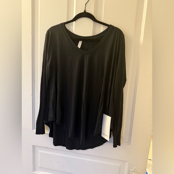 NWT Lululemon Long Sleeve - Picture 3 of 5